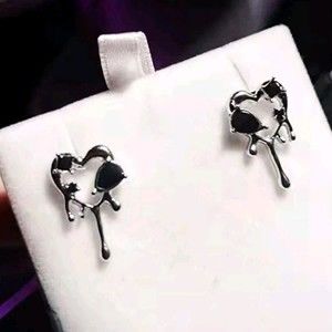 Black Rhinestone Bleeding Heart Shaped Punk Stud Earrings